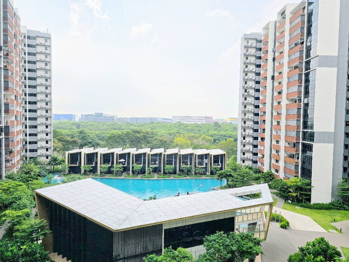 RIVERFRONT RESIDENCES 2