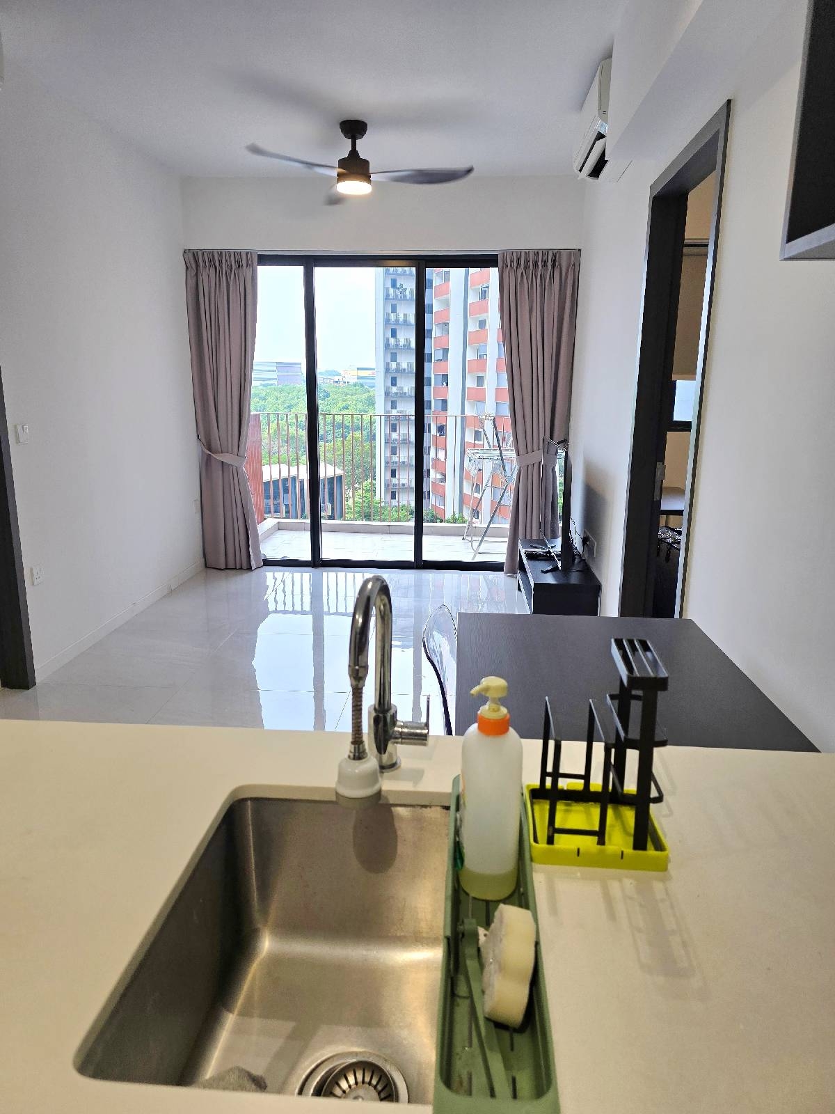 RIVERFRONT RESIDENCES 16