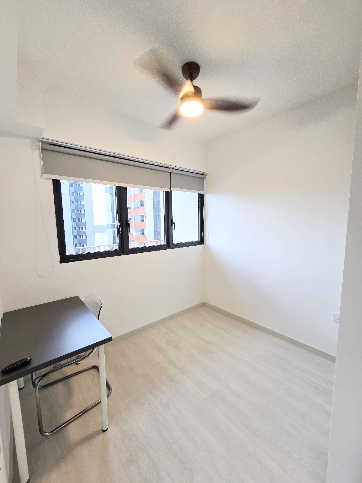 RIVERFRONT RESIDENCES 18