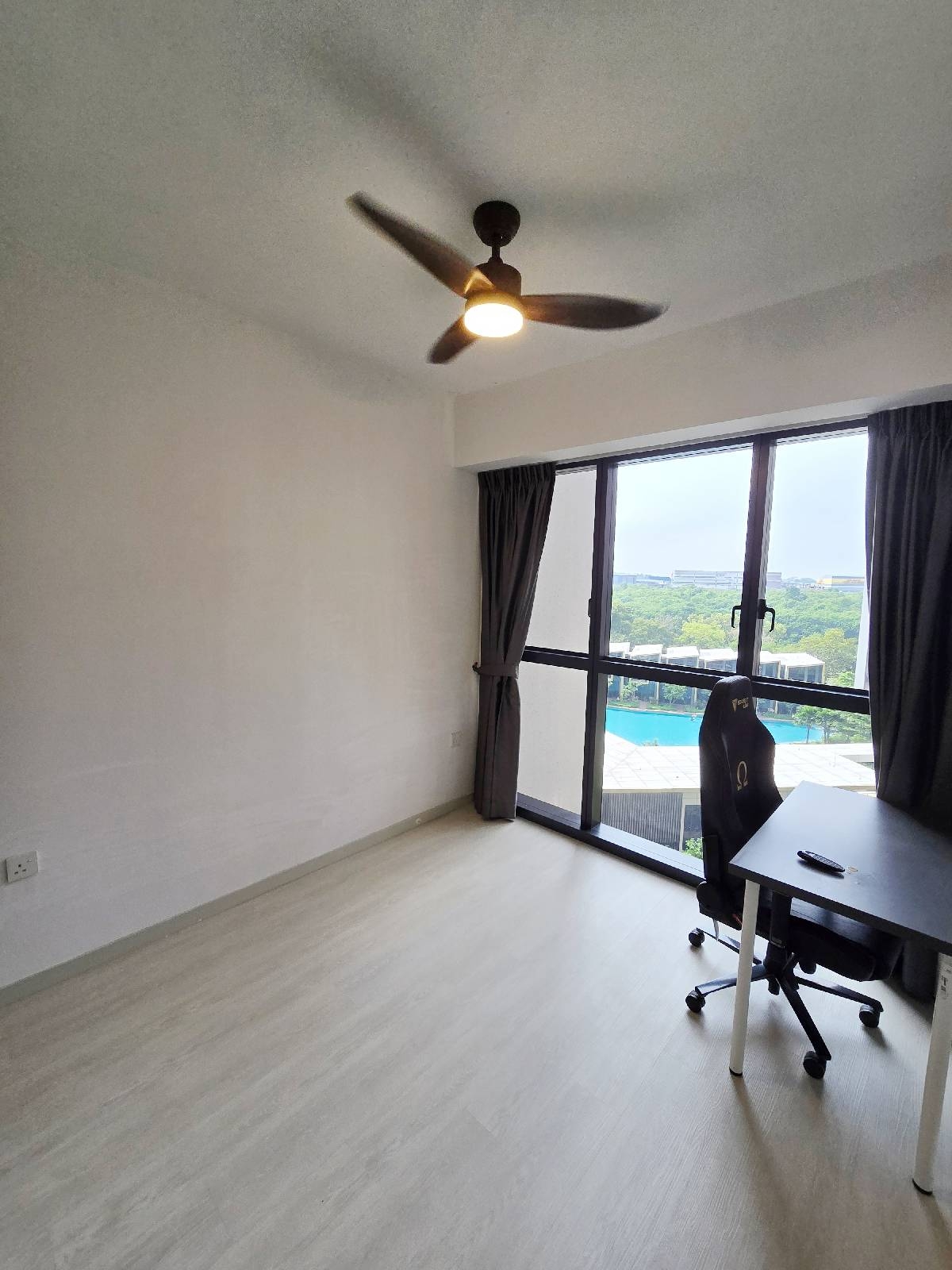 RIVERFRONT RESIDENCES 19