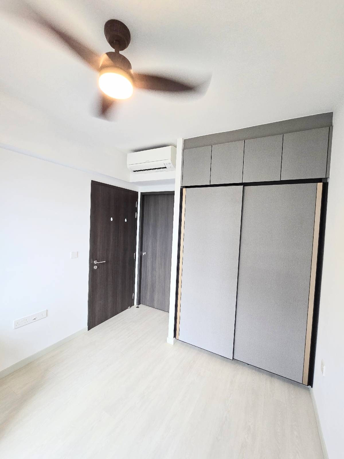 RIVERFRONT RESIDENCES 20