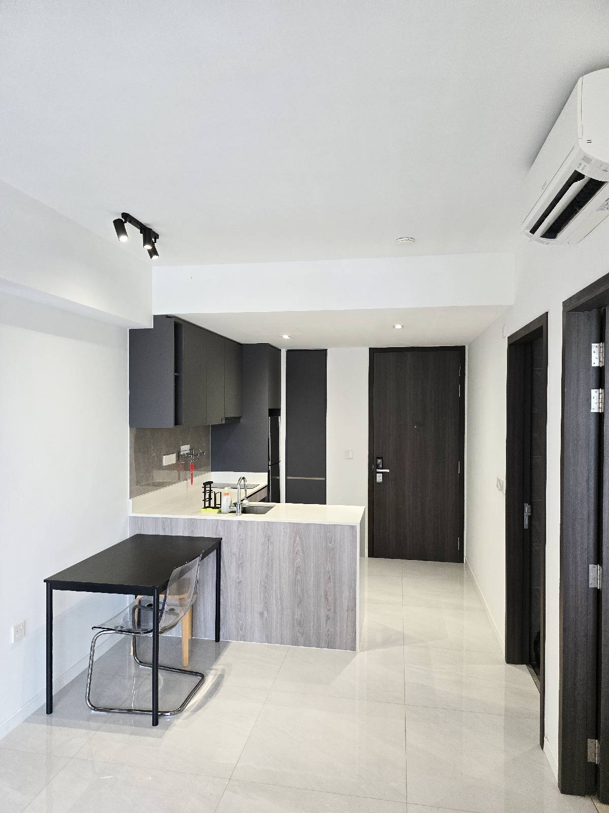 RIVERFRONT RESIDENCES 3