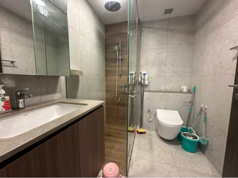 RESIDENCE TWENTY-TWO 7