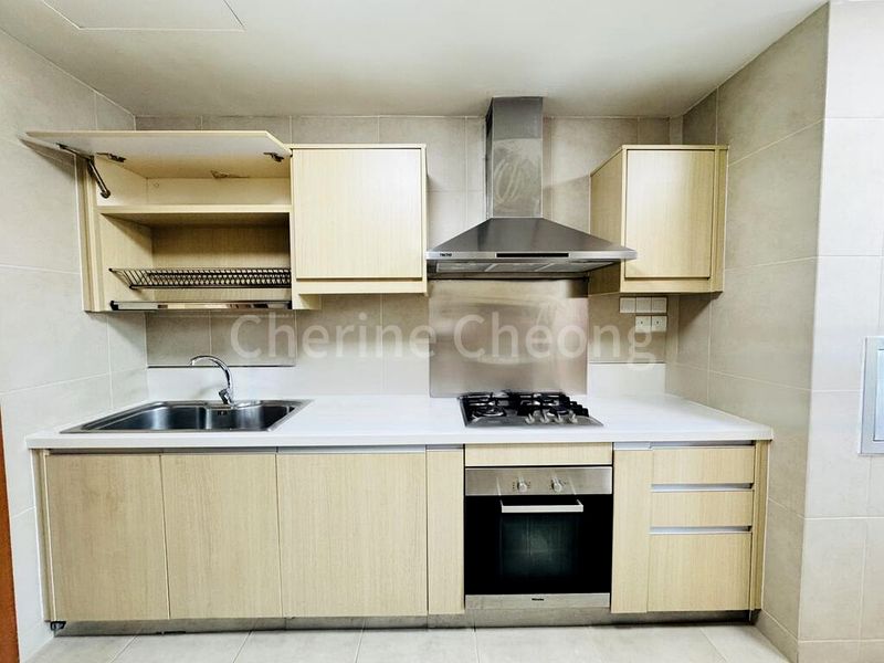 THE BERTH BY THE COVE 12