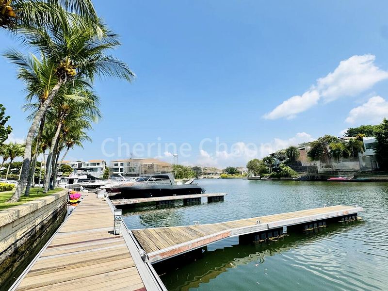 THE BERTH BY THE COVE 13