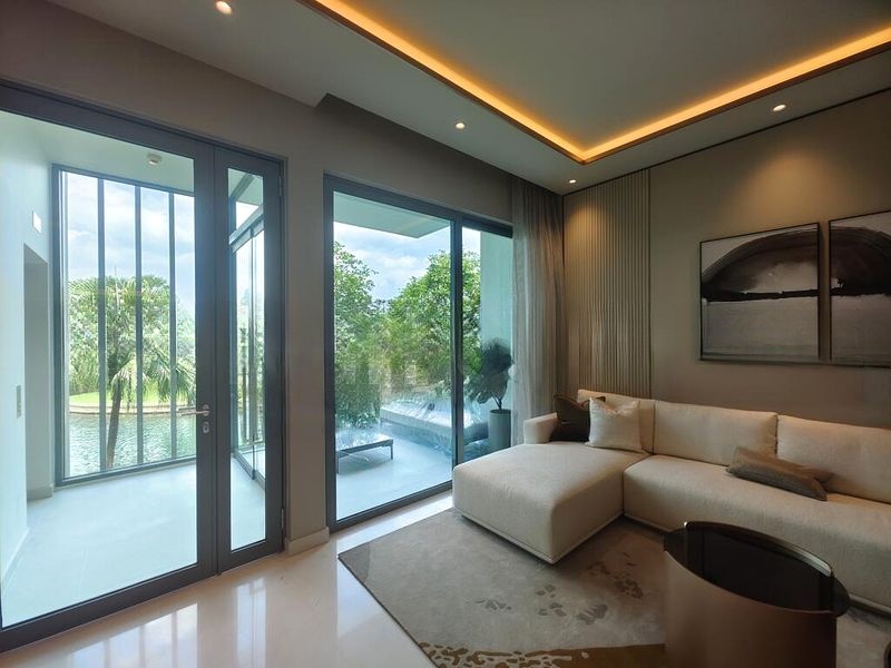 THE RESIDENCES AT W SINGAPORE SENTOSA COVE 8