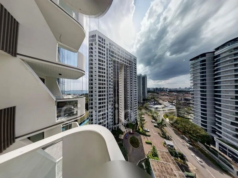 COASTLINE RESIDENCES 10