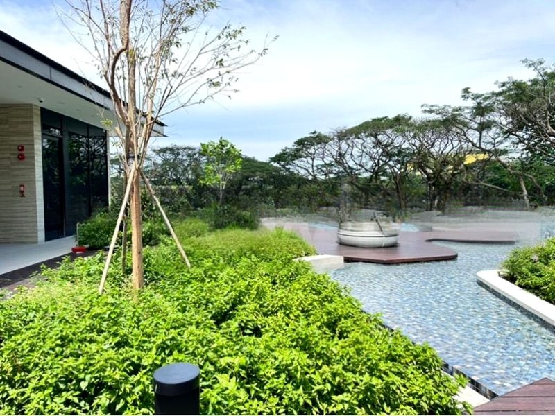 AVENUE SOUTH RESIDENCE 11