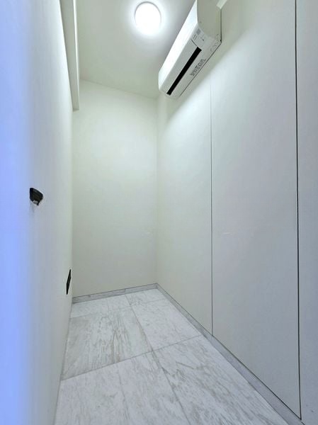 COASTLINE RESIDENCES 8