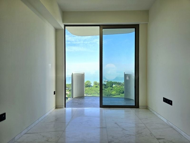 COASTLINE RESIDENCES 4