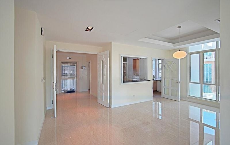 HOLT RESIDENCES 11
