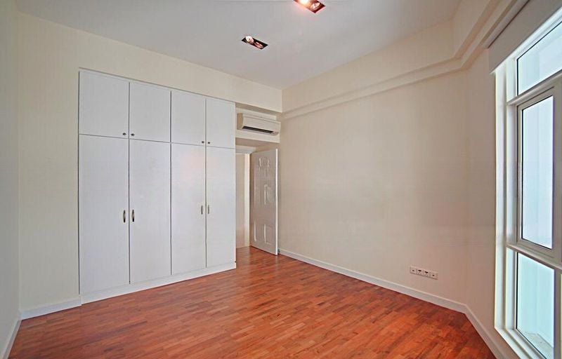 HOLT RESIDENCES 5