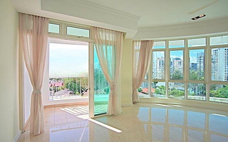 HOLT RESIDENCES 13