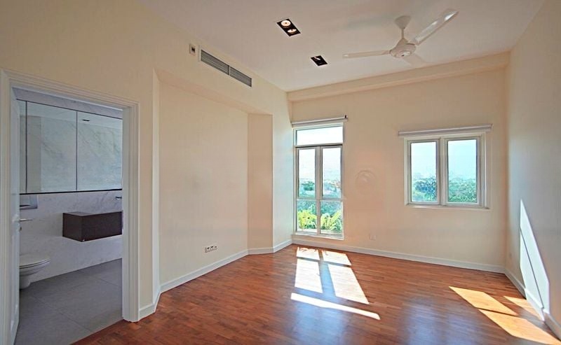 HOLT RESIDENCES 7