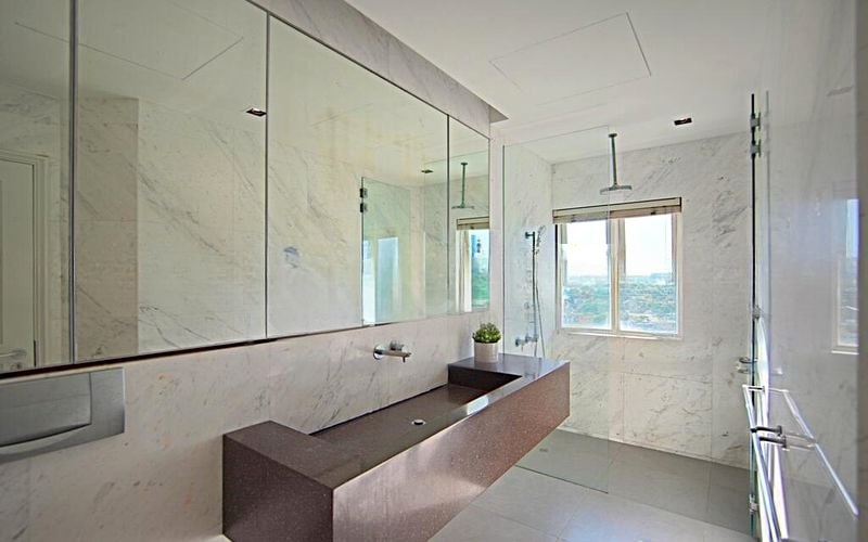 HOLT RESIDENCES 1