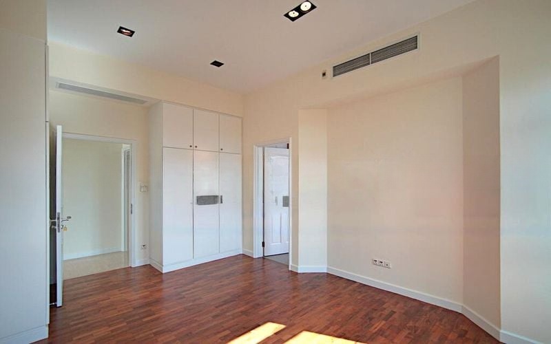 HOLT RESIDENCES 8