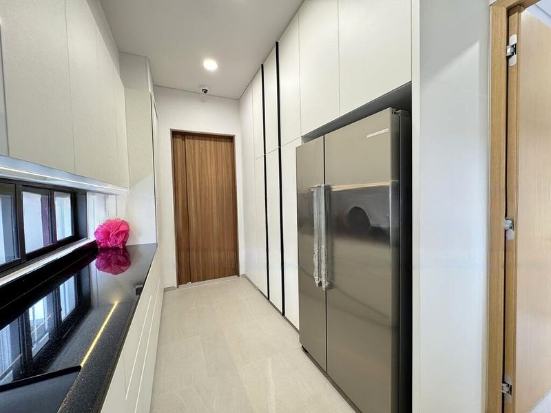 SELETAR HILLS ESTATE 8