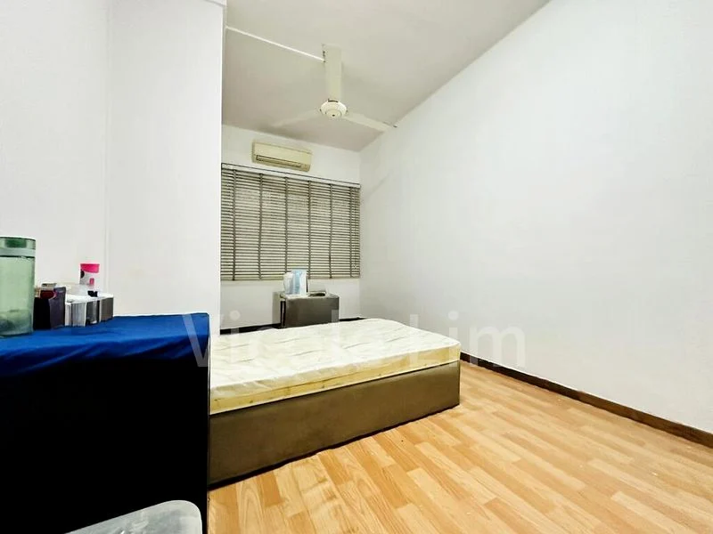 HOLLYWOOD APARTMENTS 3