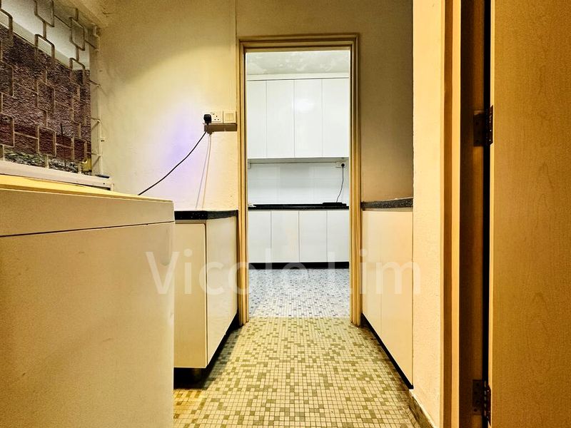 HOLLYWOOD APARTMENTS 8