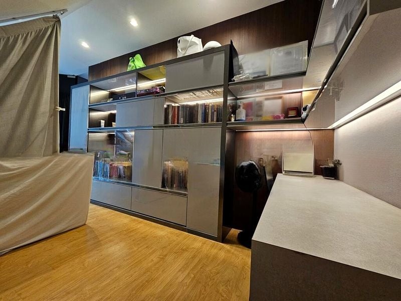 THE PEAK @ CAIRNHILL I 11