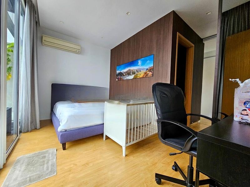 THE PEAK @ CAIRNHILL I 13