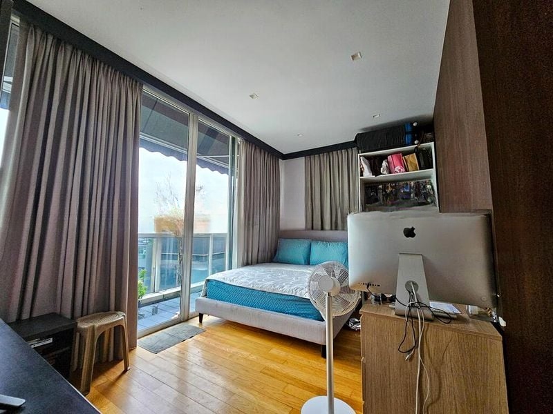 THE PEAK @ CAIRNHILL I 7