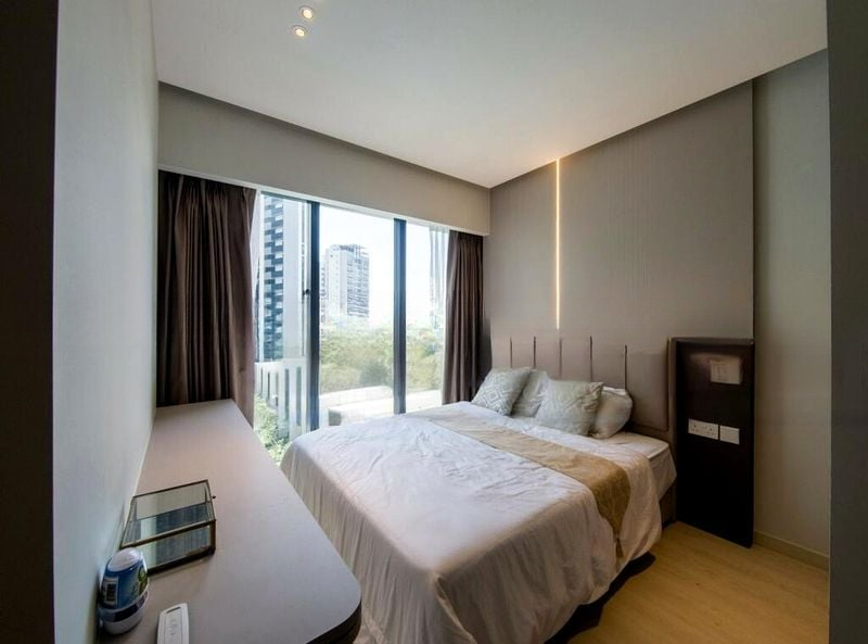 RIVERFRONT RESIDENCES 7