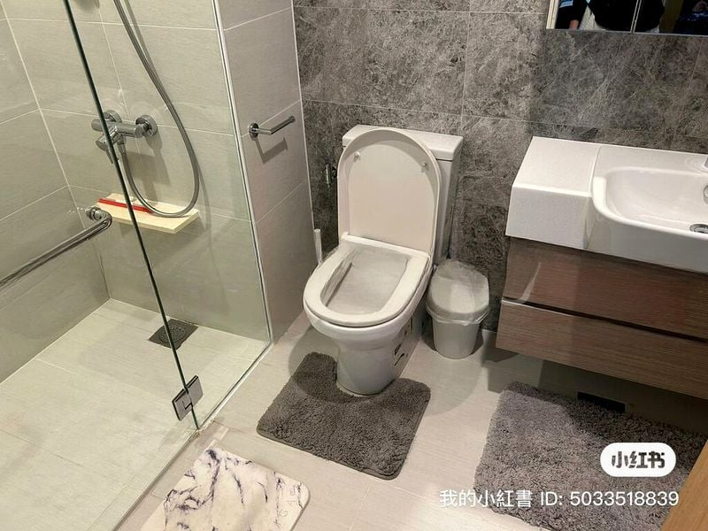 THE LAKEFRONT RESIDENCES 6