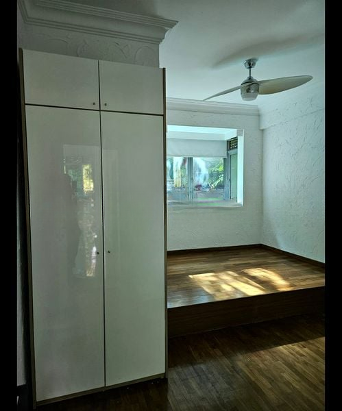 THE EDGEWATER 6