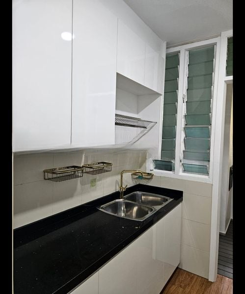 THE EDGEWATER 9