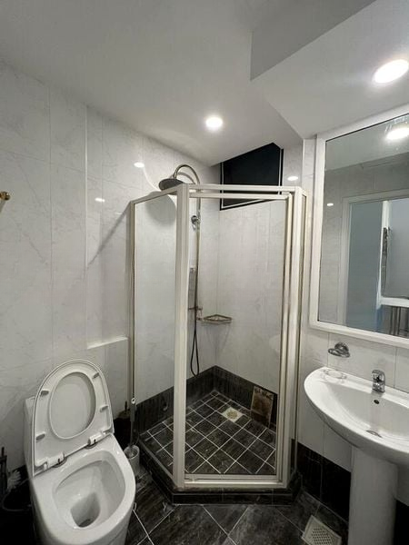 THE EDGEWATER 1