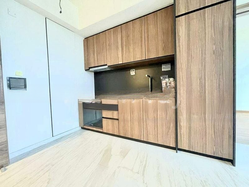 COASTLINE RESIDENCES 1