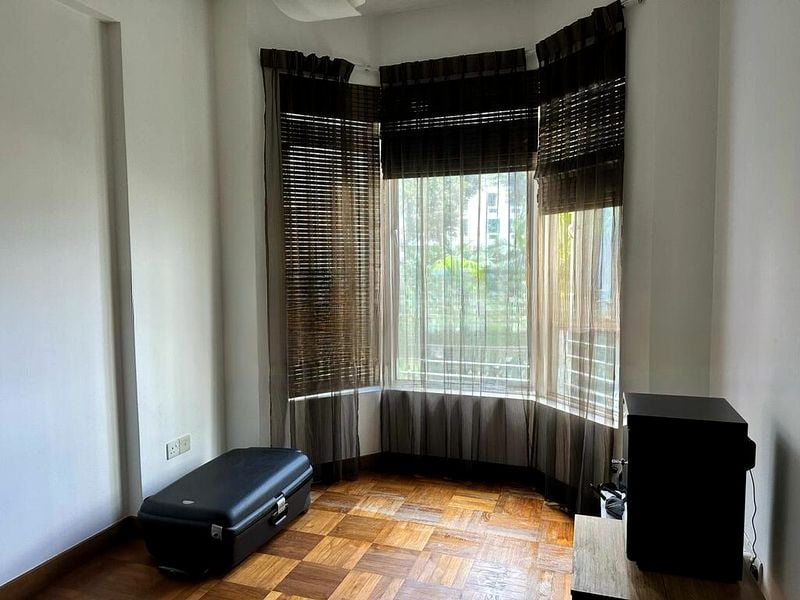 HILLINGTON GREEN 6