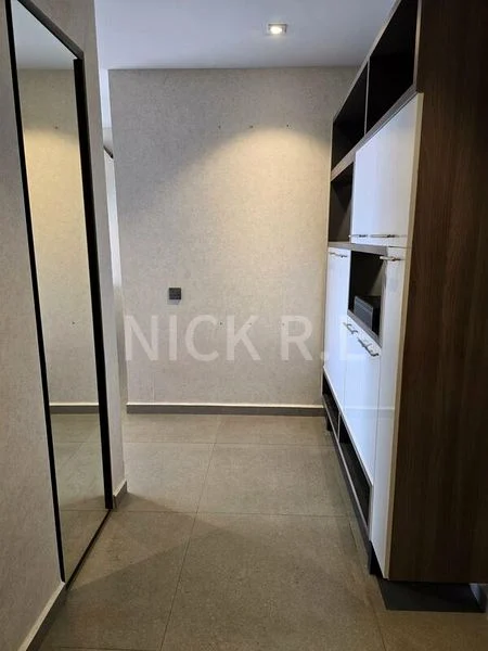 EIGHT RIVERSUITES 14