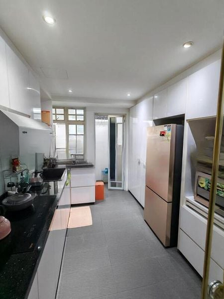 8 EDEN GROVE 6