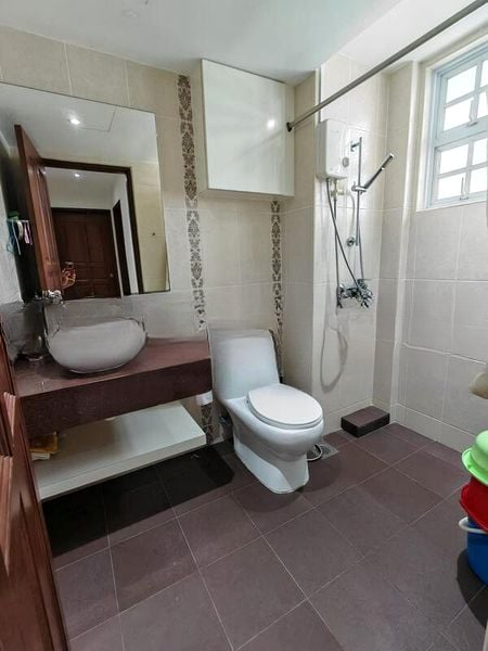 8 EDEN GROVE 1