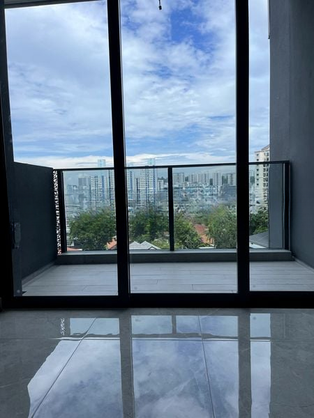 STIRLING RESIDENCES 4