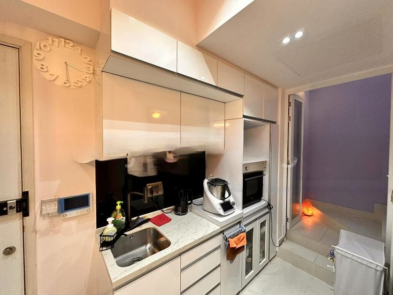 SUITES @ SIMS 11