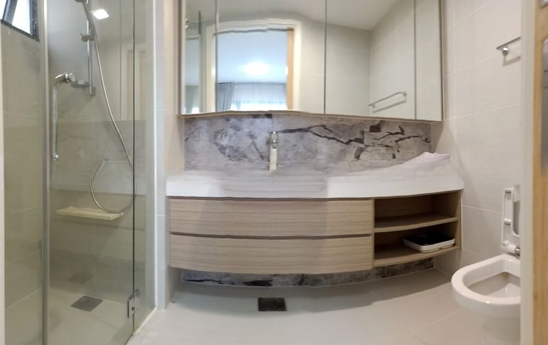 THE LAKEFRONT RESIDENCES 6