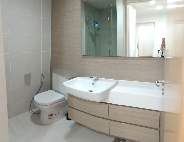 THE LAKEFRONT RESIDENCES 9