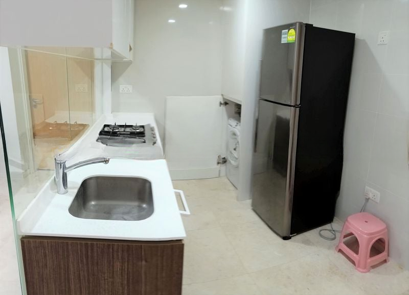 THE LAKEFRONT RESIDENCES 3