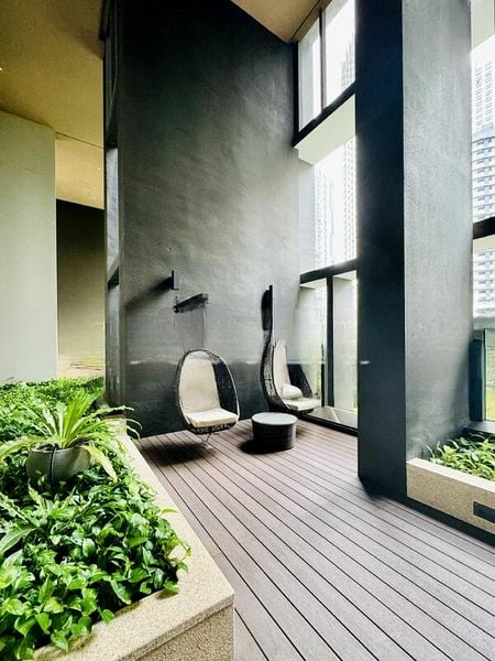 COMMONWEALTH TOWERS 5