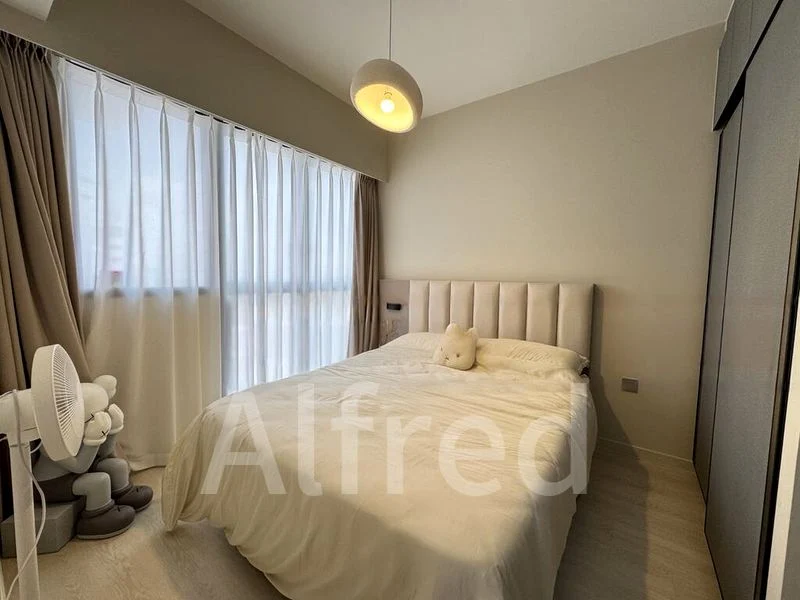 RIVERFRONT RESIDENCES 4