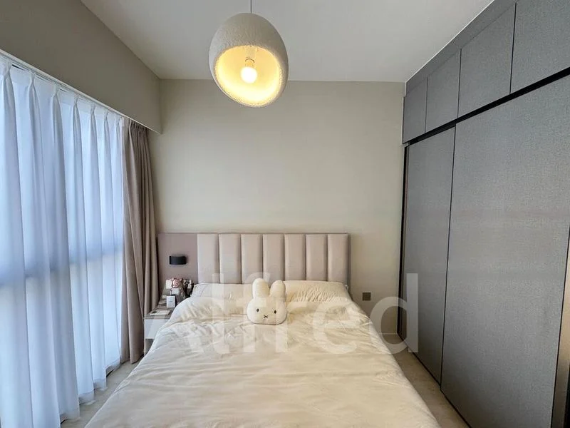 RIVERFRONT RESIDENCES 5