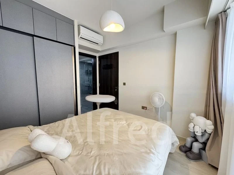 RIVERFRONT RESIDENCES 6