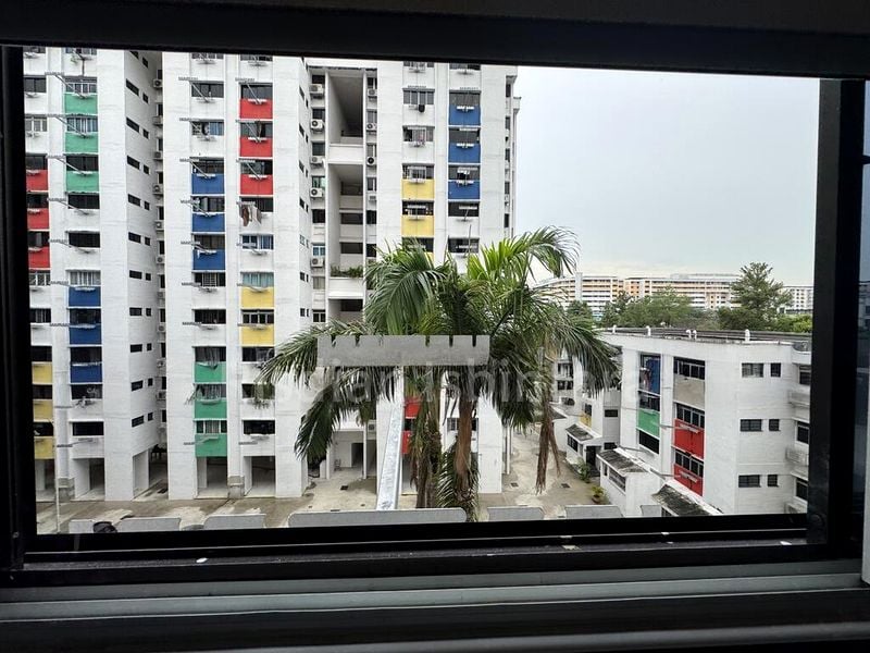 YISHUN AVE 5 12