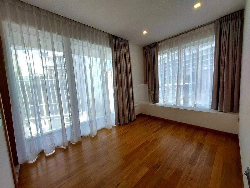 THE PEAK @ CAIRNHILL II 10