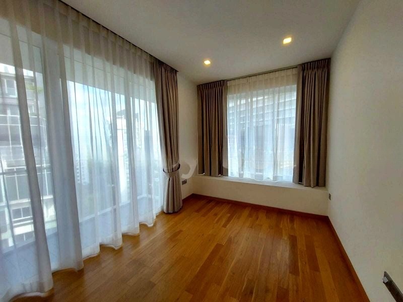 THE PEAK @ CAIRNHILL II 12