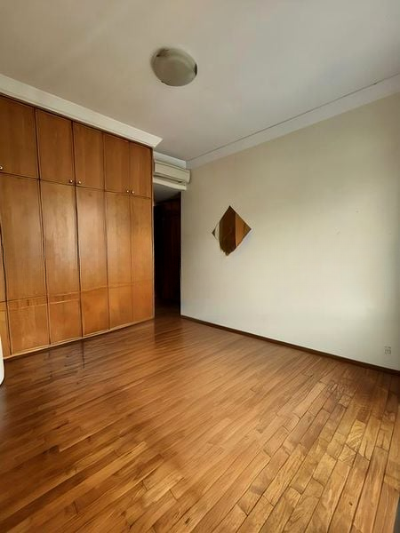 RIVER PLACE 10