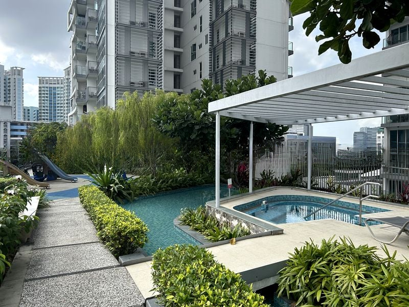 EIGHT RIVERSUITES 11